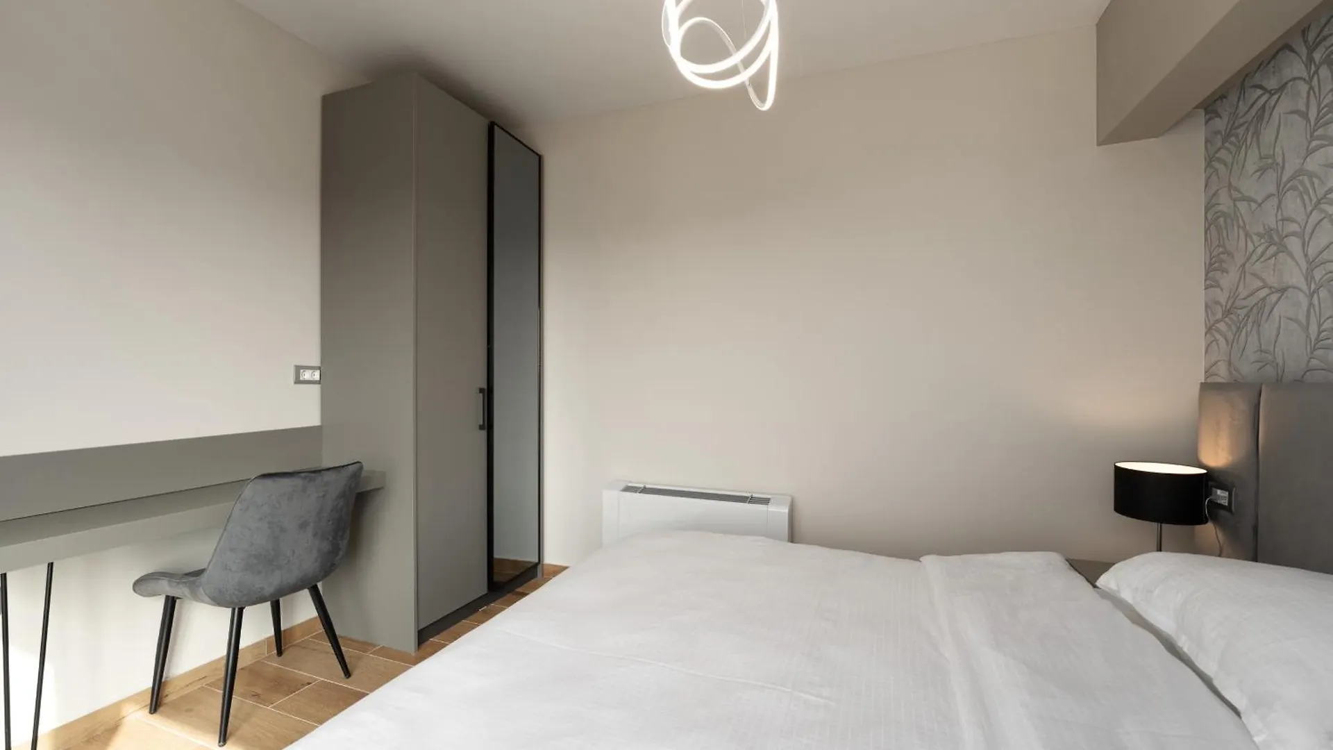 Larum Apartmens Vrsar Apartment