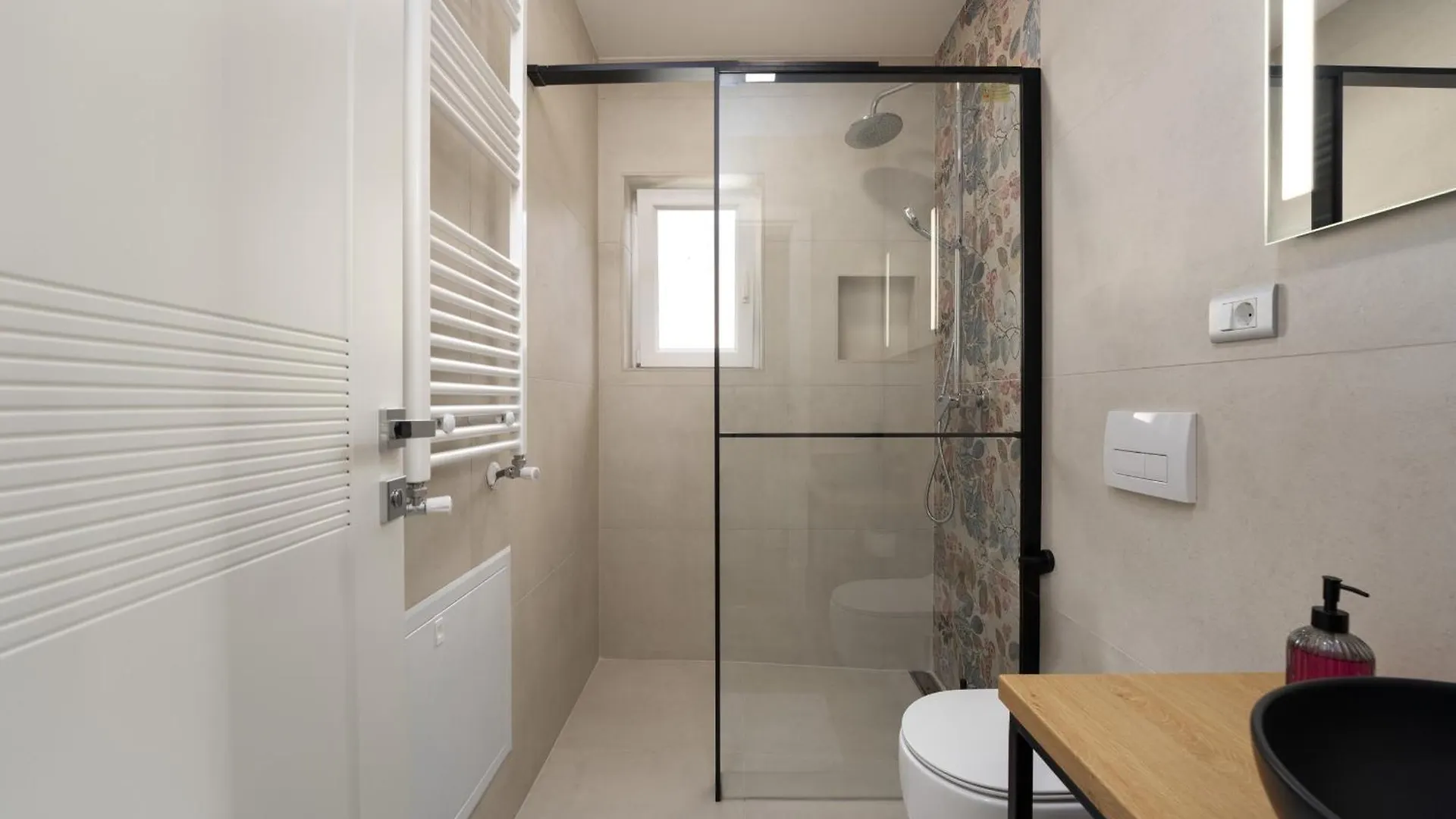 Larum Apartmens Vrsar Apartment