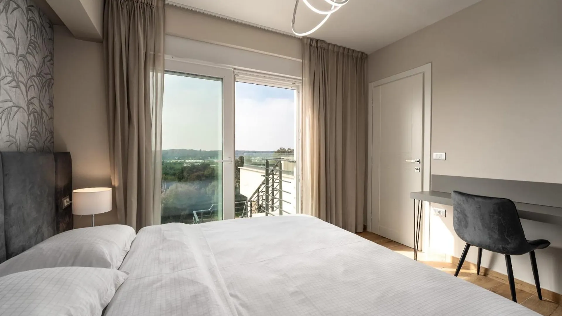 Larum Apartmens Vrsar Apartment