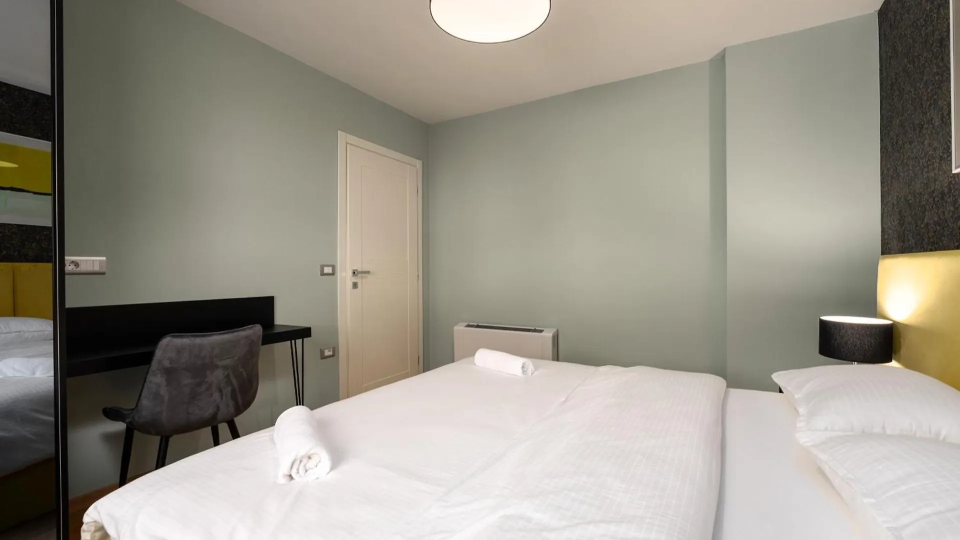 Larum Apartmens Vrsar Apartment