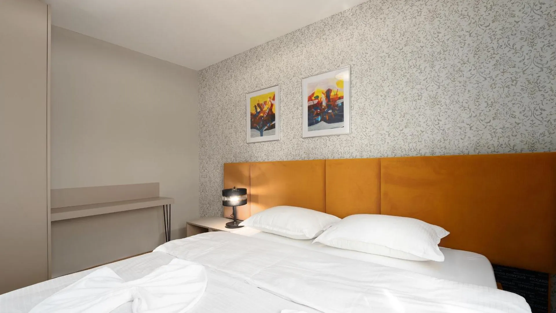 Larum Apartmens Vrsar Apartment